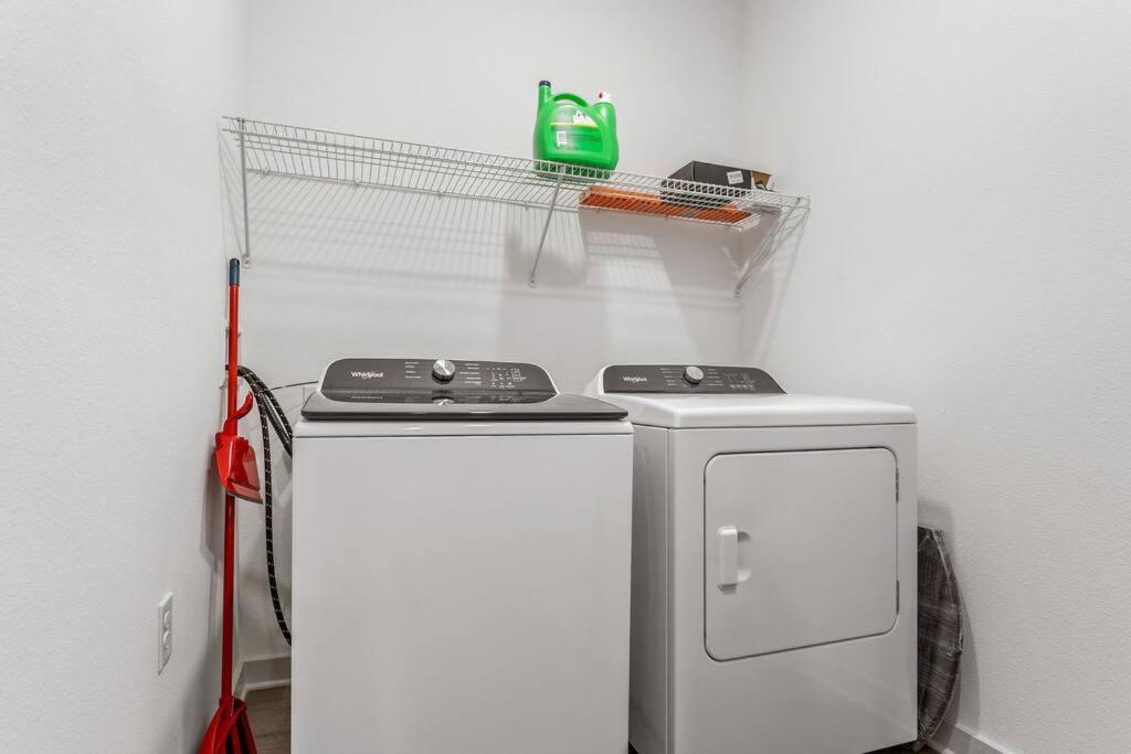 Complete Apartment ,10 Min To Parks Pets Allowed, Resort-Style Amenities Orlando Luaran gambar