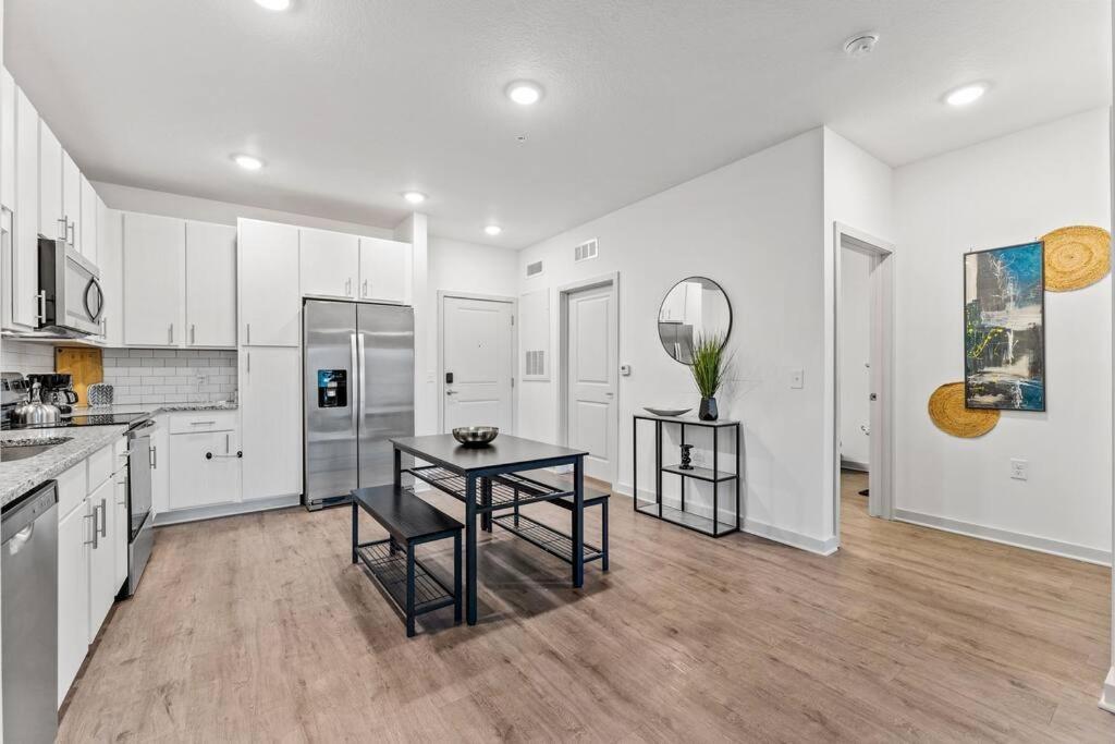 Complete Apartment ,10 Min To Parks Pets Allowed, Resort-Style Amenities Orlando Luaran gambar
