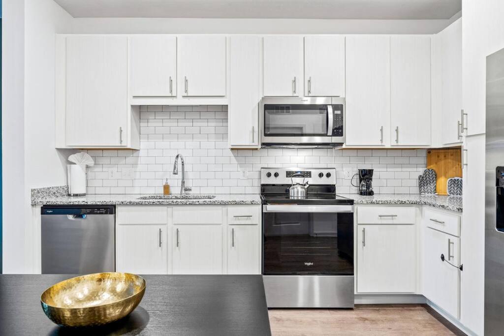 Complete Apartment ,10 Min To Parks Pets Allowed, Resort-Style Amenities Orlando Luaran gambar